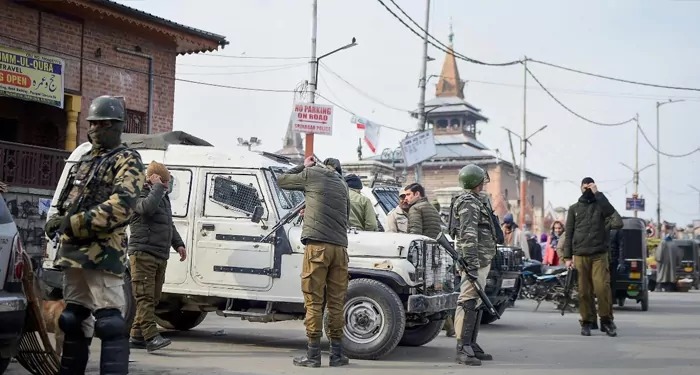 जम्मू कश्मीर पहुंचा एक और विदेशी राजनयिकों का दल हालातों का लेगा जायज़ा