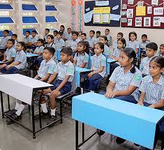 गुजरात के 700 प्राइमरी स्कूल एक शिक्षक के भरोसे हैं